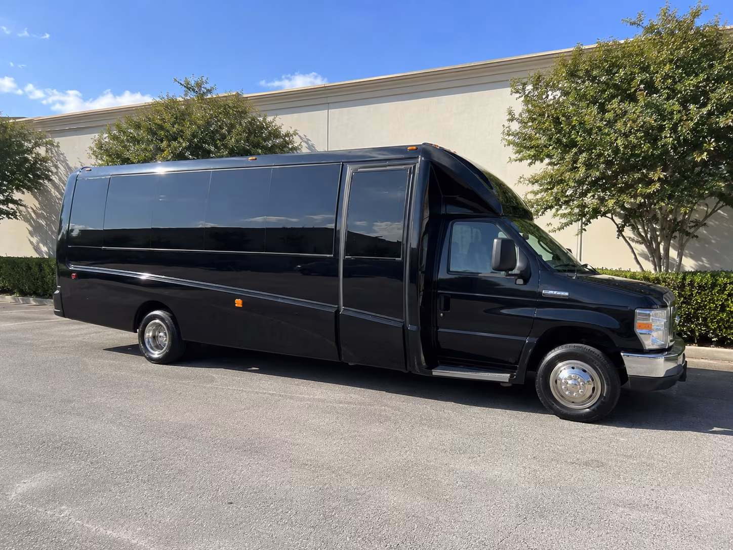McAllen Winery Tour & Pub Crawl Transportation party bus exterior